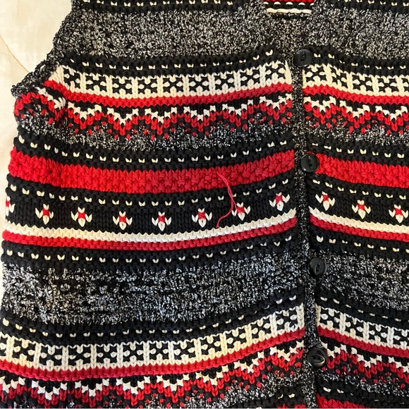 Patterned Knit Vest - Picture 4 of 7